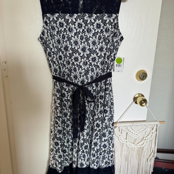 Danny & Nicole Womens Blue Lace Dress With Lining Size 14 NWT Sleeveless‎ sheer - Picture 2 of 16